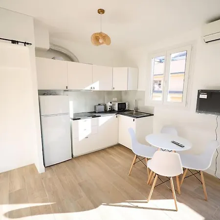 Cosy Pied A Terre Rue Corneille, Coeur Marseille, 4 Pers, 2 Ch